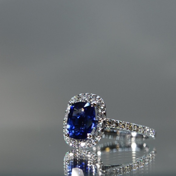 Sapphire and Diamond engagement ring size 4 - Picture 8 of 12
